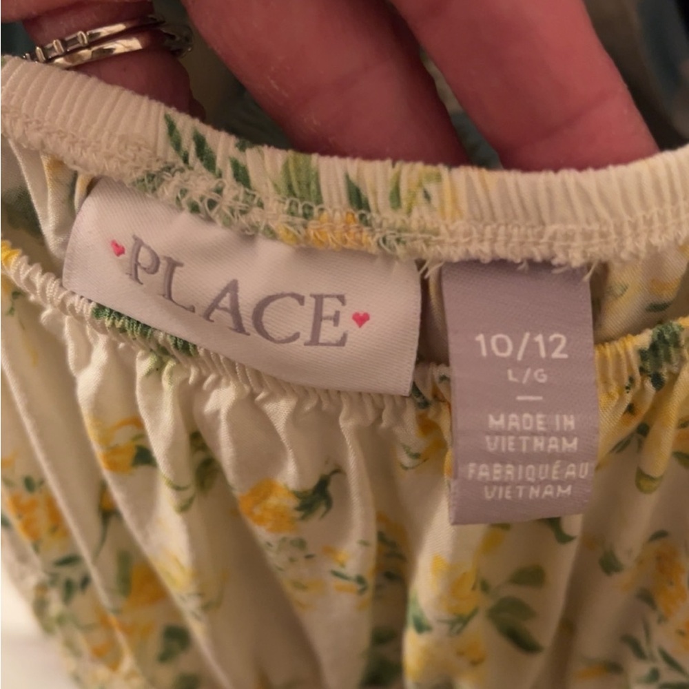Matching dresses bundle - Picture 3 of 4